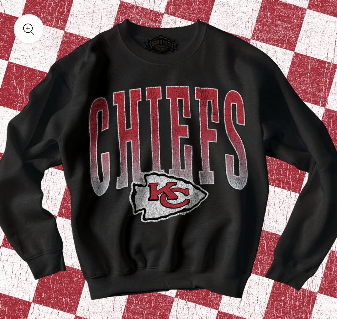 Chiefs Tall Letter Distressed